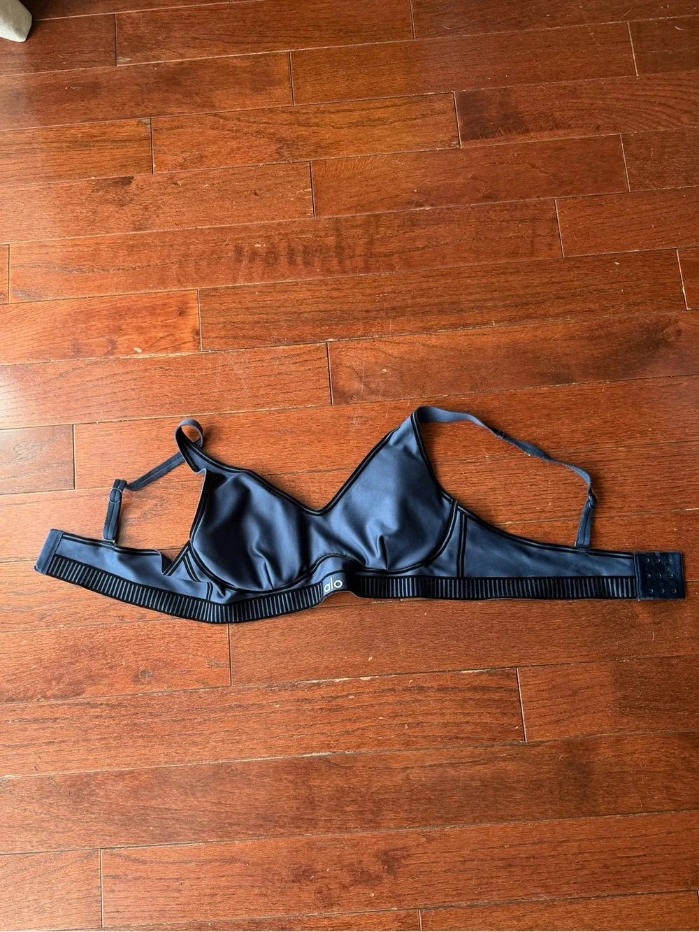 ALO Yoga Navy Airlift Line Up Seamless Sports Bra